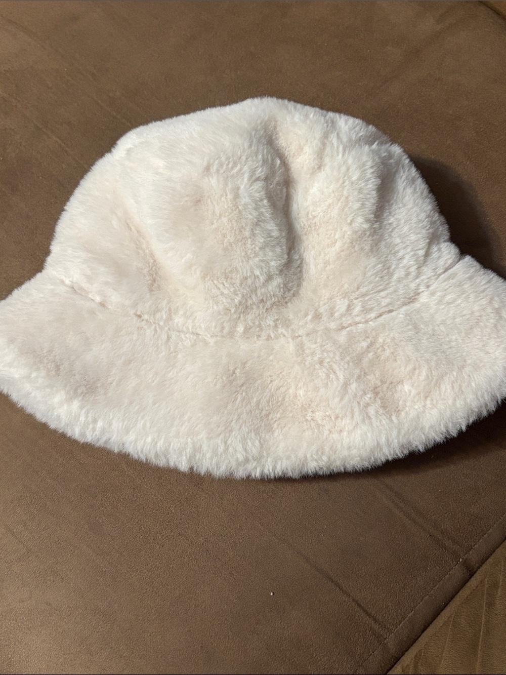Cozy Plush Faux Fur Bucket Hat in Cream